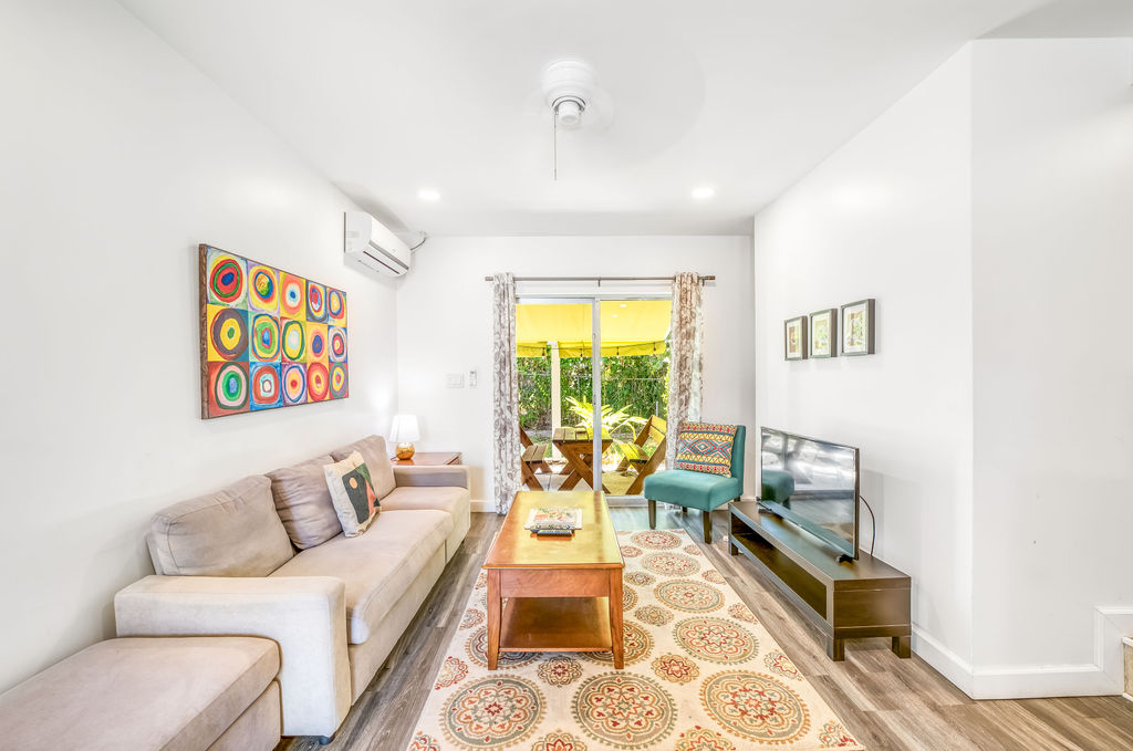 Seagrape Suite gallery image 1